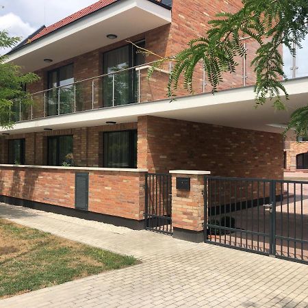 גיולה Castellum Apartmanhaz מראה חיצוני תמונה