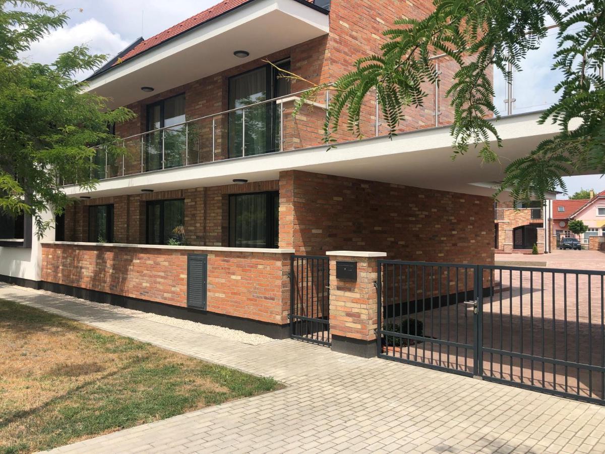 גיולה Castellum Apartmanhaz מראה חיצוני תמונה