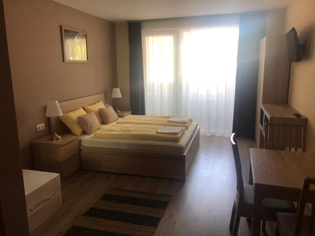 גיולה Castellum Apartmanhaz מראה חיצוני תמונה