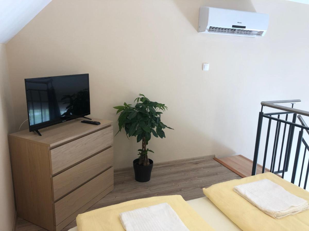 גיולה Castellum Apartmanhaz מראה חיצוני תמונה