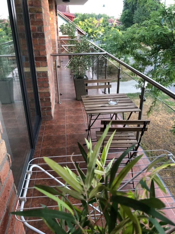 גיולה Castellum Apartmanhaz מראה חיצוני תמונה